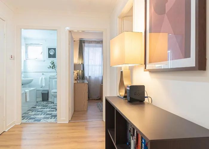 Merchant City Glasgow Green Apartment With Parking